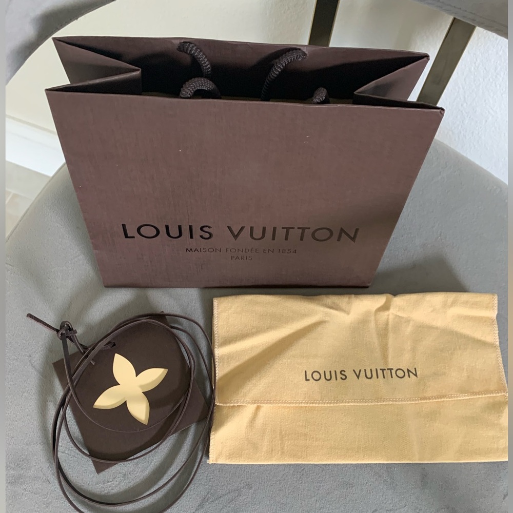 Louis Vuitton gift set - Picture 2 of 4
